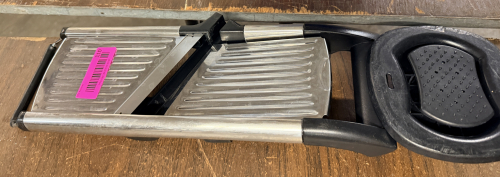 STAINLESS MANDOLIN SLICER.