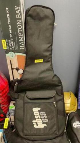 GIBSON GUITAR CASE IN BLACK