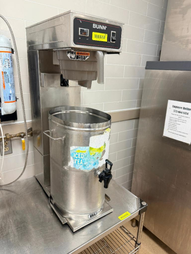 BUNN COMMERCIAL TEA BREWER W/ STAINLESS DECANTER.