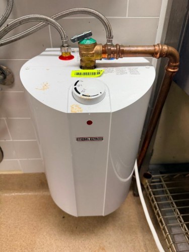 STIEBLE ELTRON 2.5 GALLON ELECTRIC HOT WATER HEATER.