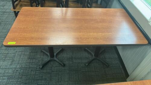 (1) DINNING TABLE