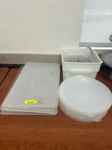 (1) LOT OF ASSORTED PLASTIC LIDS AND CONTAINER AS SHOWN