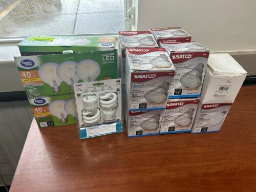 (1) LOT OF ASSORTED LIGHT BULBS