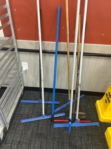 (1) LOT OF ASSORTED SQUEEGEES