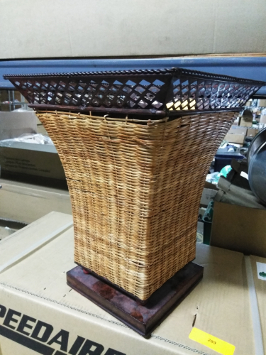 (1) WICKER BASKET / VASE DECORATION