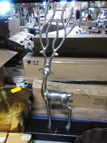 (2) TABLE PIECE DECOR