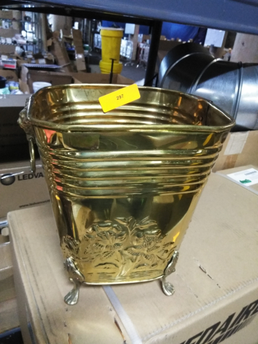 (1) DECOR BASKET / BUCKET