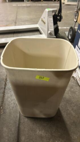 (1) TRASH CAN