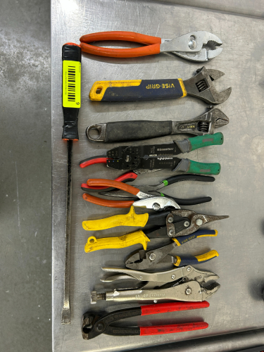 (1) LOT OF ASSORTED HAND TOOLS