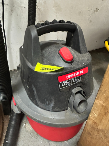 (1) SHOP VAC