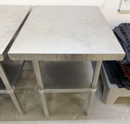 30" X 24" STAINLESS TABLE.