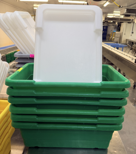 (6) TOTER 2000 PLASTIC LUGS W/ LIDS.