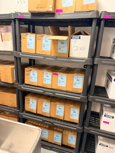 36" FIVE TIER PLASTIC SHELVING UNIT. ( CONTENTS ARE NOT INCLUDED )