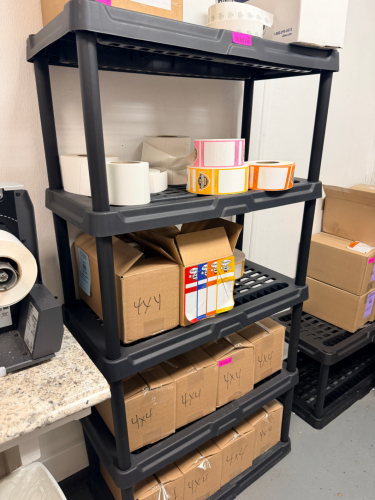 36" FIVE TIER PLASTIC SHELVING UNIT. ( CONTENTS ARE NOT INCLUDED )