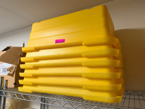 (12) TOTER 2000 PLASTIC LUGS. NO LIDS