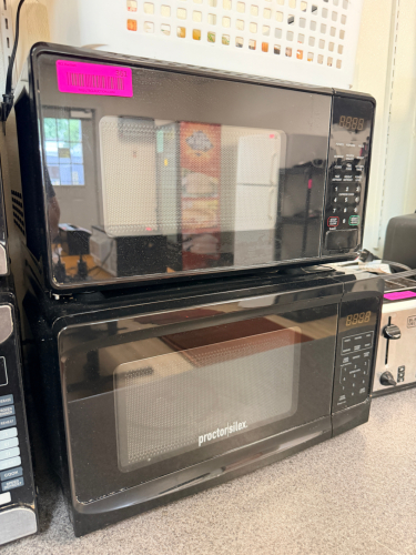 (2) HOUSE HOLD MICROWAVES.