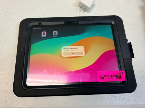 APPLE I PAD W/ PROTECTIVE CASE AND RAPID CHARGER.