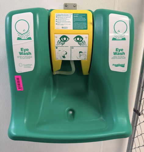 EMERGENCY EYE WASH WALL MOUNTED STATION.