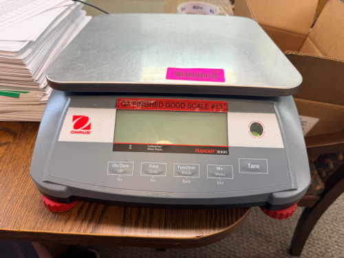 OHAUS 60 LB.. DIGITAL SHIPPING SCALE.