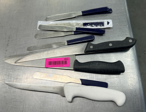 (8) KITCHEN KNIVES.