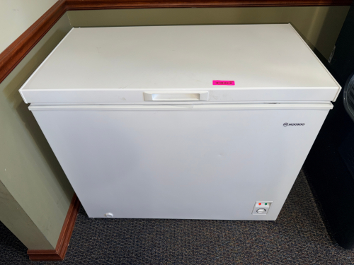 MOOSOO MD07 7 CUFT DEEP FREEZER.