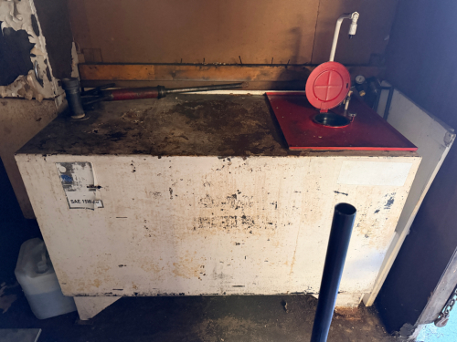 60" X 30" OIL TANK ( EMPTY )