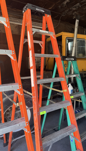 8' FIBERGLASS LADDER.