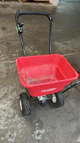 (1) EARTHWAY SPREADER