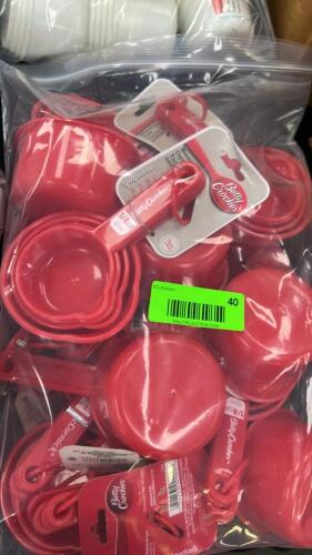 (1) LOT OF ASSORTED MEASURING CUPS