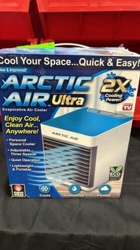 (1) ARCTIC AIR PERSONAL SPACE COOLER