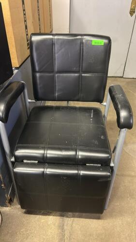 (1) RECLINING SHAMPOO CHAIR