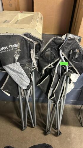 (2) FOLDING CHAIRS