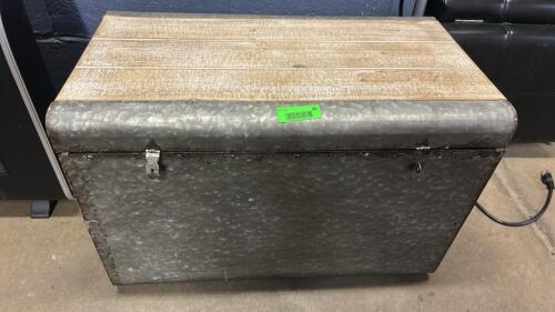 (1) TREASURE CHEST