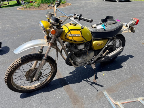 1972 HONDA CL350 SCRAMBLER MOTORCYCLE, CLASSIC STREET/TRAIL TWIN-CYLINDER MOTORCYCLE WITH HIGH-MOUNT EXHAUST, DUAL GAUGES, AND ORIGINAL GOLD PAINT SCHEME.