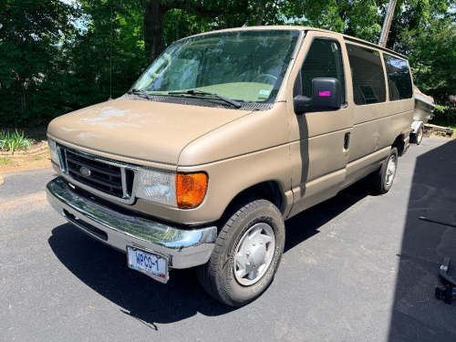 2007 FORD E-350 XLT 12-PASSENGER VAN, FULL-SIZE REAR-WHEEL-DRIVE PASSENGER VAN WITH V8 ENGINE, DUAL SIDE CARGO/PASSENGER DOORS, TINTED GLASS, AND TRAILER TOWING CAPABILITY.
