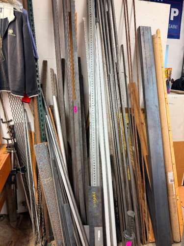 LOT OF ASSORTED SCRAP METAL PIECES.