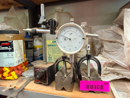 MAGNETIC DIAL INDICATOR INSPECTION SETUP WITH V-BLOCKS. PRECISION MACHINIST TOOLING