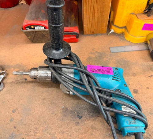 MAKITA 6303H ELECTRIC DRILL