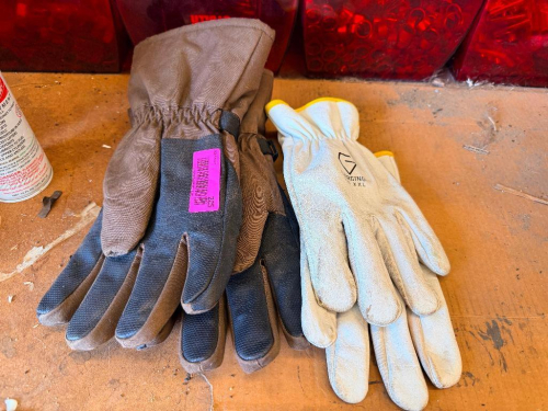 (2) PAIRS OF WORK GLOVES