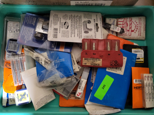 (1) TRAY OF MISC ITEMS
