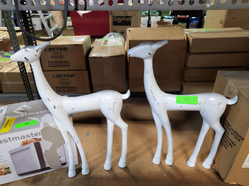 (1) SET OF (2) DEER DECORATIONS