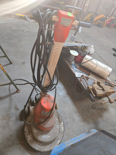 (1) VINTAGE FLOOR BUFFING MACHINE