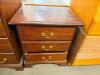 TRADITIONAL BEDROOM FURNITURE SET CONSISTING OF A NINE-DRAWER DRESSER WITH ATTACHED FRAMED MIRROR AND MATCHING THREE-DRAWER NIGHTSTAND. - 4
