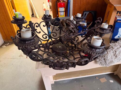 CHANDELIER LIGHT FIXTURE