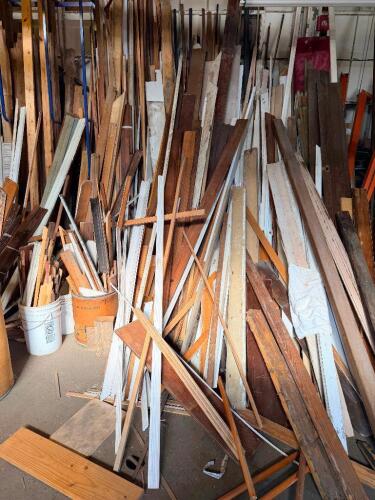 (1) LOT OF ASSORTED RECLAIMED LUMBER, MOLDING, AND TRIM.