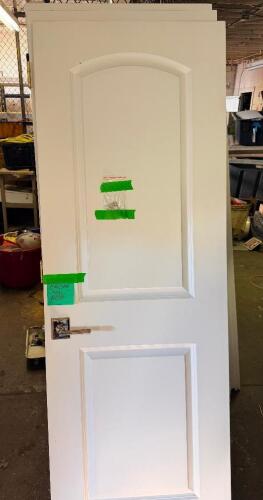 NEW WHITE INTERIOR DOOR W/ HARDWARE.