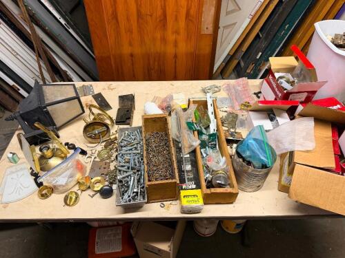 (1) LOT OF ASSORTED VINTAGE DOOR HARDWARE