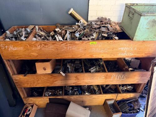(1) LOT OF ASSORTED VINTAGE DOOR HARDWARE