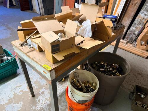 (1) LOT OF ASSORTED VINTAGE DOOR HARDWARE