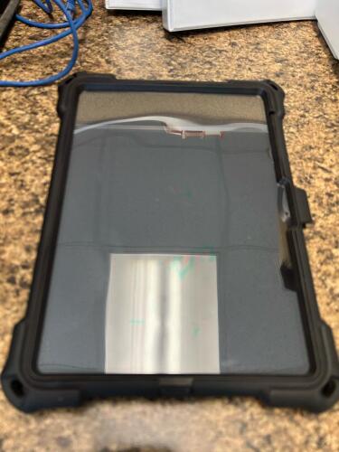(1) IPAD 10.9 INCH 10TH GENERATION WITH CASE
